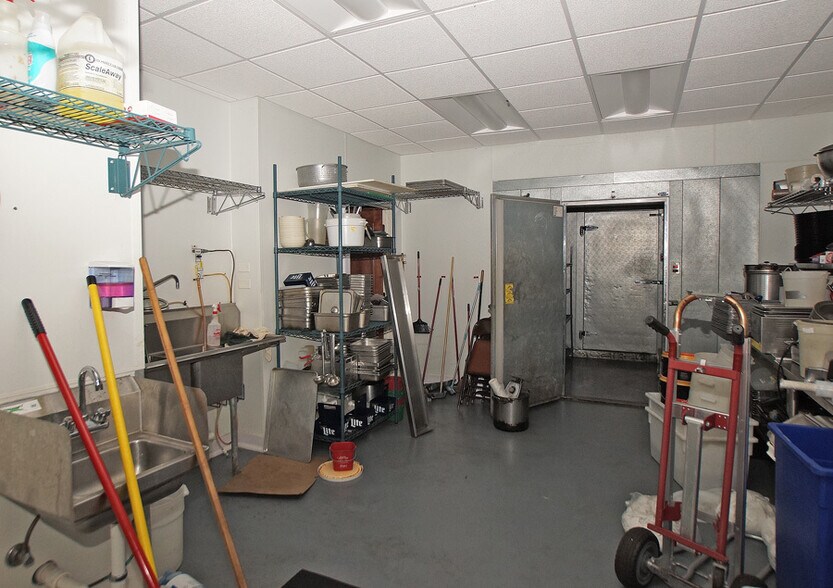 More Photos Of 1206 Rail Dr, Woodstock Warehouse For Sale