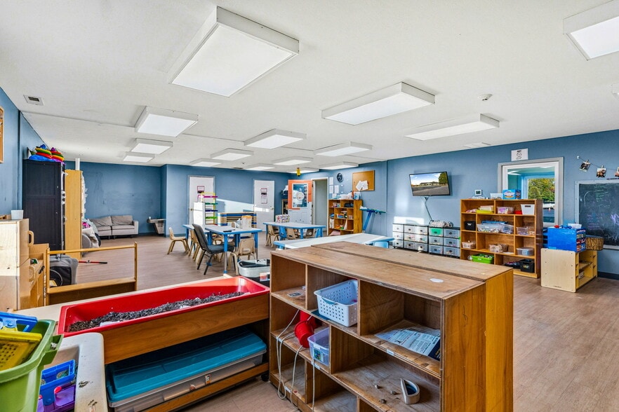 More Photos Of 925 Hendricks Dr, Lebanon Daycare Center For Sale