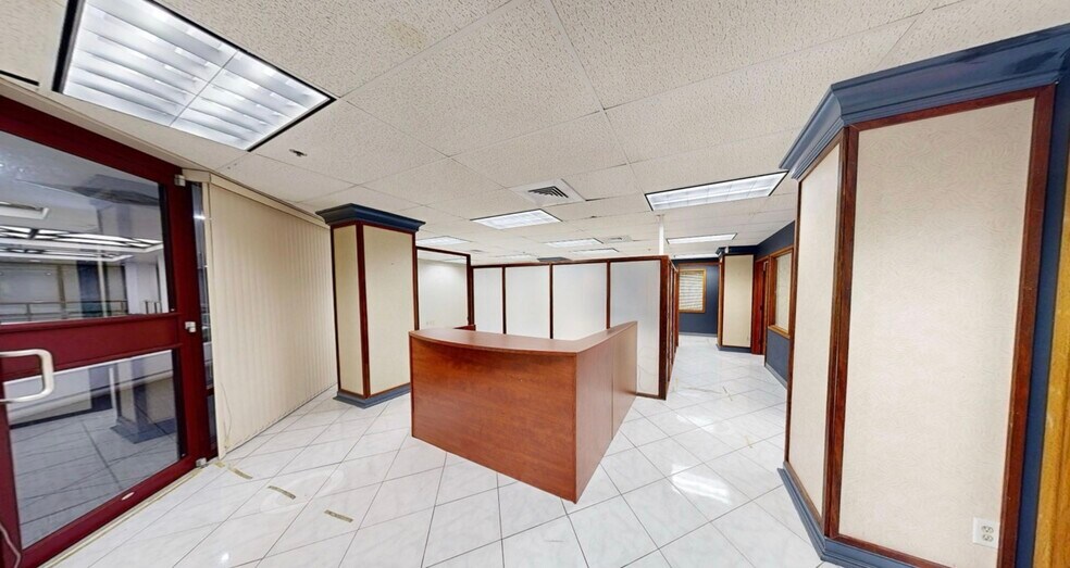 More Photos Of 725 Kapiolani Blvd, Honolulu Office For Sale