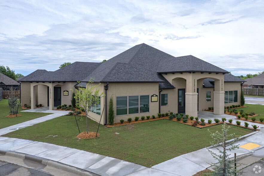 More Photos Of 2259 N 9th St, Broken Arrow Office For Lease