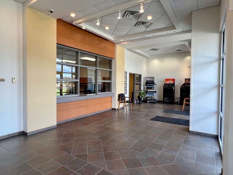 More Photos Of 552 E Russell St, Fayetteville Showroom For Sale