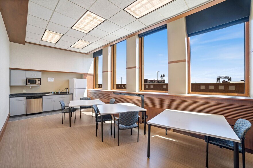 More Photos Of 230 W Superior St, Duluth Office For Sale