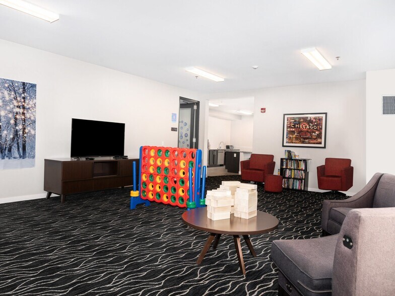 More Photos Of 6418 N Sheridan Rd, Chicago Apartments For Lease