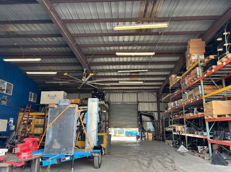 More Photos Of 540 NE 26th Ct, Pompano Beach Warehouse For Lease