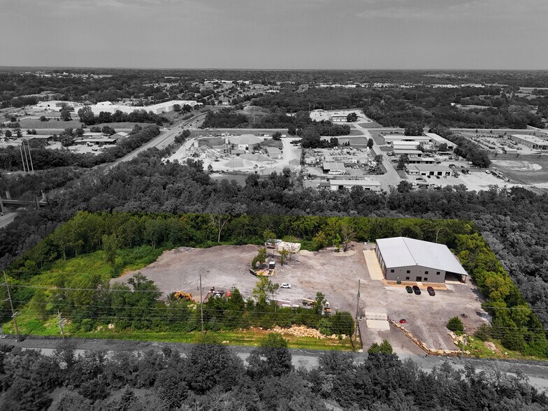 More Photos Of 955 SE AA Hwy, Blue Springs Industrial For Lease