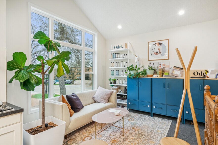 More Photos Of 2434 Commerce Blvd, Mound Office For Sale