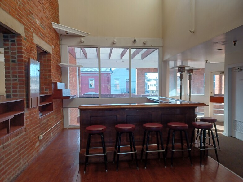 More Photos Of 215 Judiciary St, Aurora Restaurant For Sale