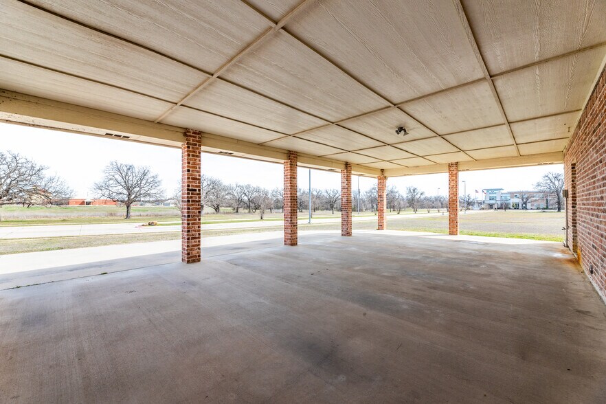 More Photos Of 401 Center Court Dr, Bridgeport Medical For Lease