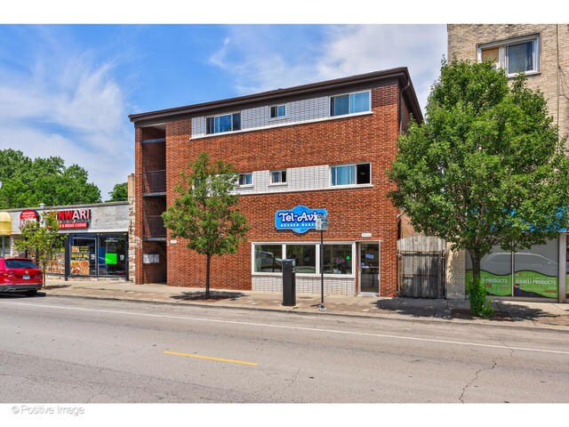 Primary Photo Of 2944 W Devon Ave, Chicago Apartments For Sale