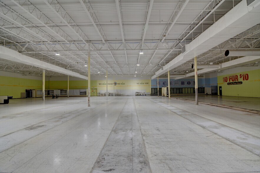 More Photos Of 1450 E Pershing Rd, Decatur Warehouse For Sale