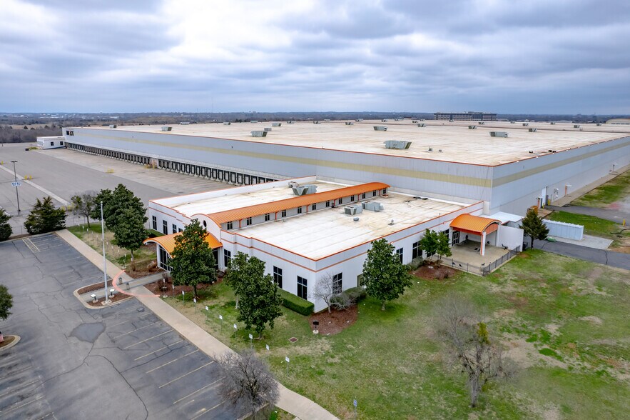 More Photos Of 2306 Enterprise Blvd, Durant Distribution For Lease
