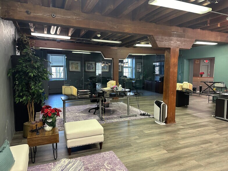 More Photos Of 10 N Main St, Yardley Office For Lease