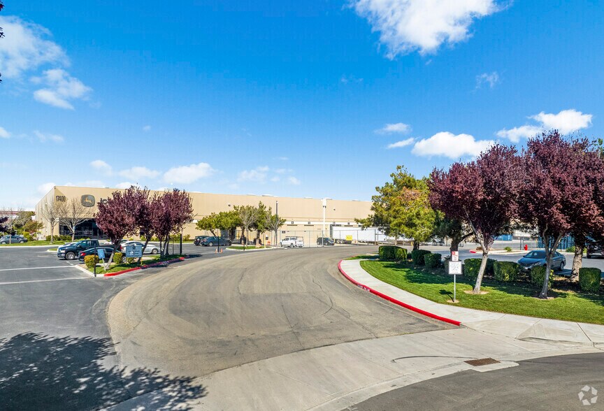 More Photos Of 17400 Shideler Pky, Lathrop Distribution For Lease
