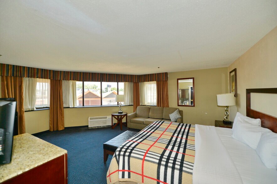 More Photos Of 431 Dual Hwy, Hagerstown Hotel For Sale