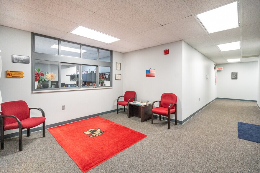 More Photos Of 1000 Church Hill Rd, Pittsburgh Office For Lease