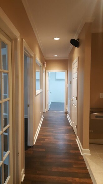 More Photos Of 11539 Park Woods Cir, Alpharetta Office For Lease