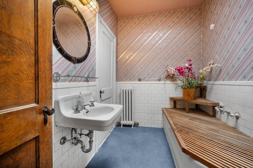 More Photos Of 16903 Fischer Rd, Cleveland Office For Sale