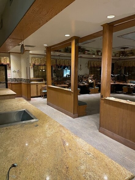 More Photos Of 5544 California Ave, Bakersfield Restaurant For Sale