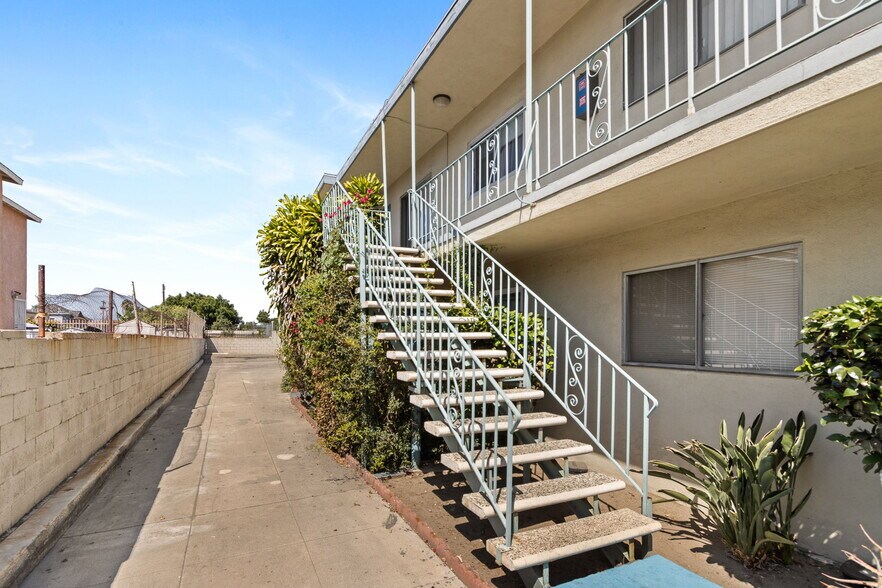 More Photos Of 3823 Wisconsin St, Los Angeles Apartments For Sale