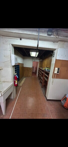 More Photos Of 932 High St, Lancaster Light Manufacturing For Lease