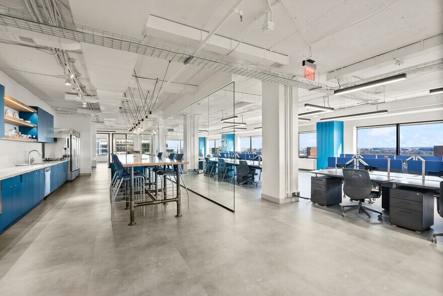 More Photos Of 1550 Crystal Dr, Arlington Office For Lease