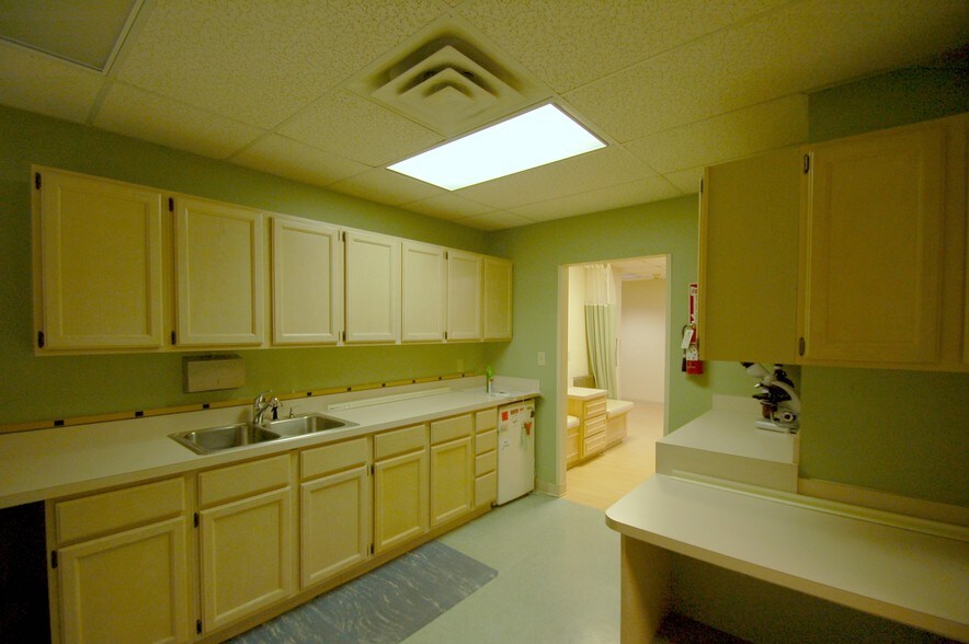 More Photos Of 8100 Ravines Edge Ct, Columbus Medical For Lease