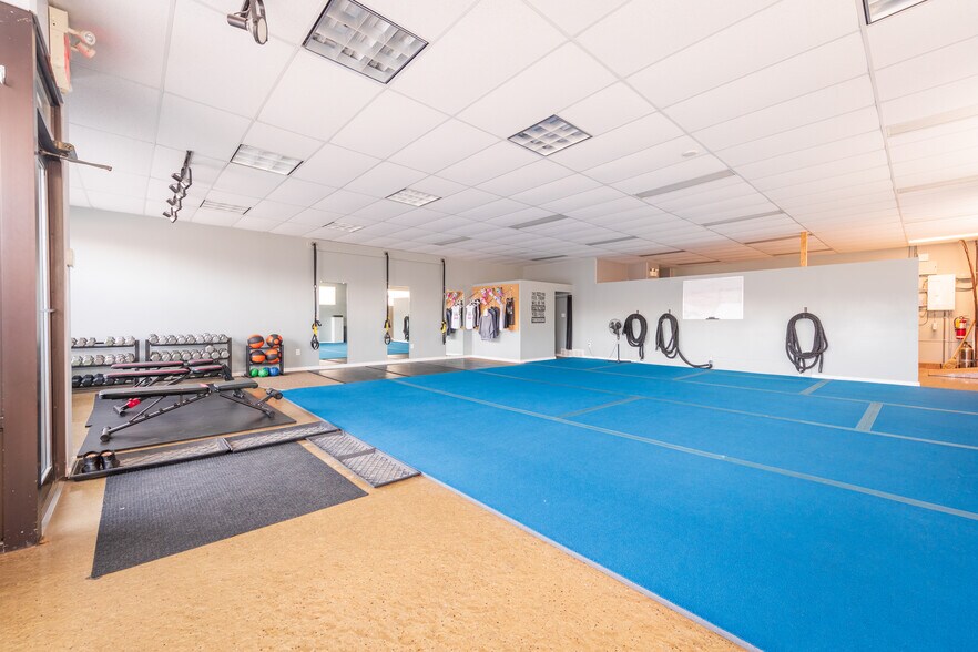 More Photos Of 5007 50 St, Lloydminster Office For Sale