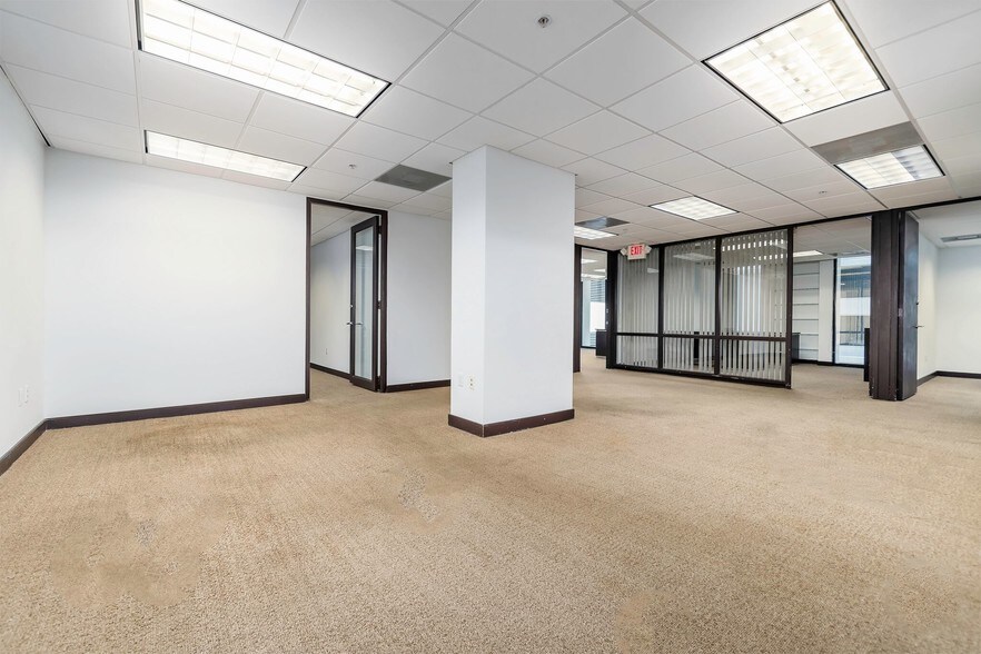 More Photos Of 1110 Brickell Ave, Miami Office For Lease