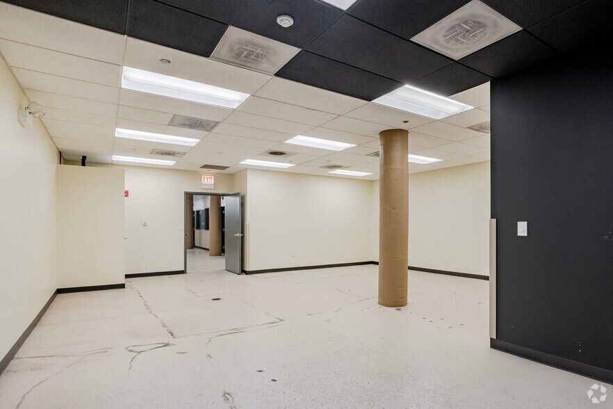 More Photos Of 1821 W Berteau Ave, Chicago Loft Creative Space For Sale