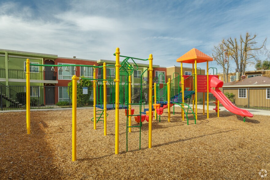 More Photos Of 5900 Riza Ave, Sacramento Apartments For Sale