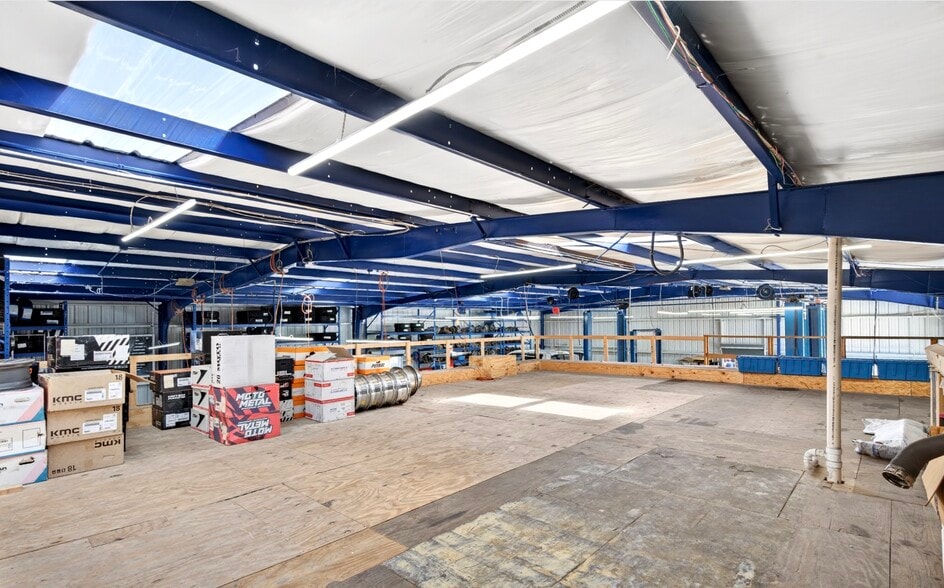 More Photos Of 236 Pondella Rd, North Fort Myers Auto Repair For Sale