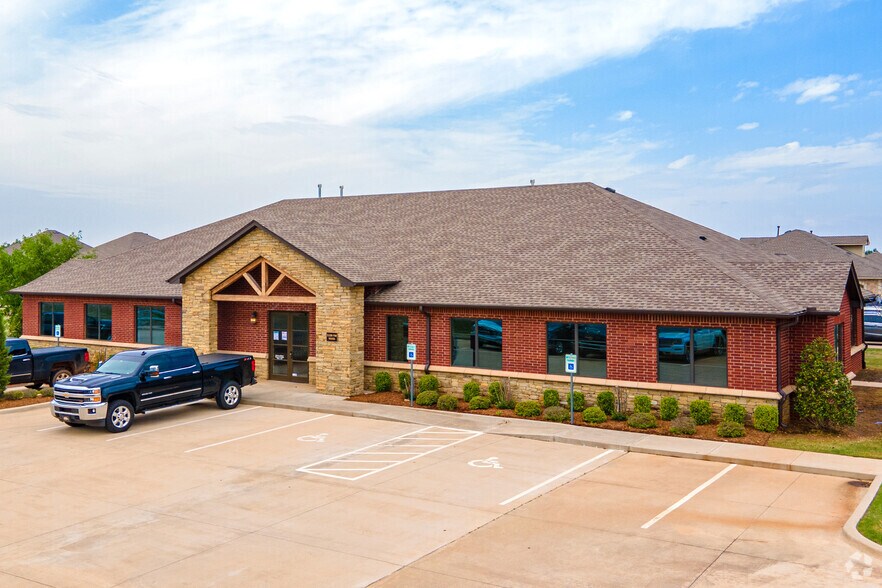 Primary Photo Of 2220 NW 164th St, Edmond Office For Sale