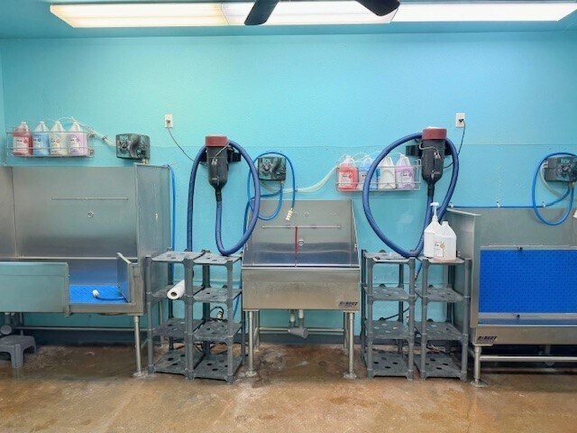 More Photos Of 102 Bear Cat Rd, Aledo General Retail For Lease