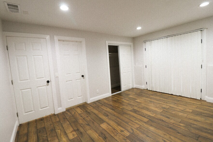 More Photos Of 875 Wood St, Oakland Apartments For Sale