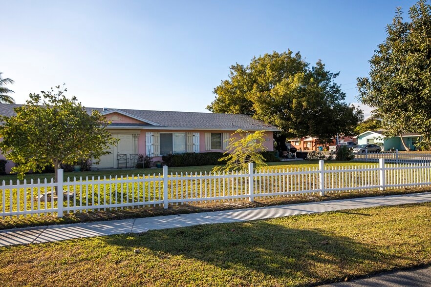 More Photos Of 2651 SE 2nd St, Boynton Beach Apartments For Sale