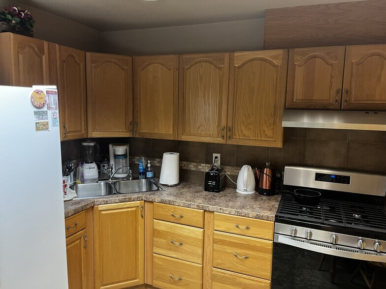 More Photos Of 535-579 N Denver Ave, Loveland Light Manufacturing For Sale