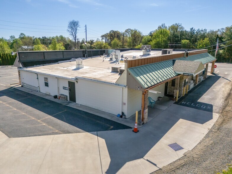 More Photos Of 232 W Moorestown Rd, Wind Gap Restaurant For Sale