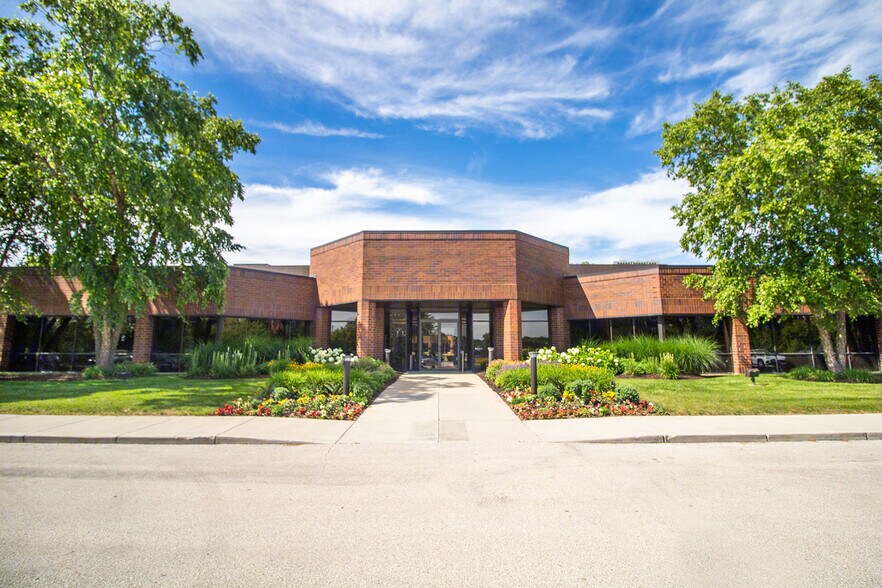 Primary Photo Of 250 N Patrick Blvd, Brookfield Office For Lease