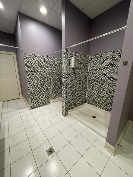 More Photos Of 160 Ritchie Hwy, Severna Park Unknown For Lease