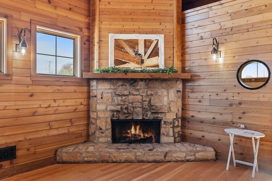 More Photos Of 109 E B St, Cedar Creek Freestanding For Sale