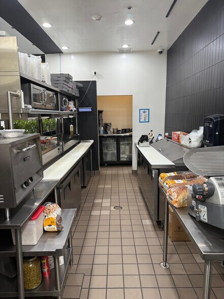 More Photos Of 61 S Fair Oaks Ave, Pasadena Restaurant For Lease