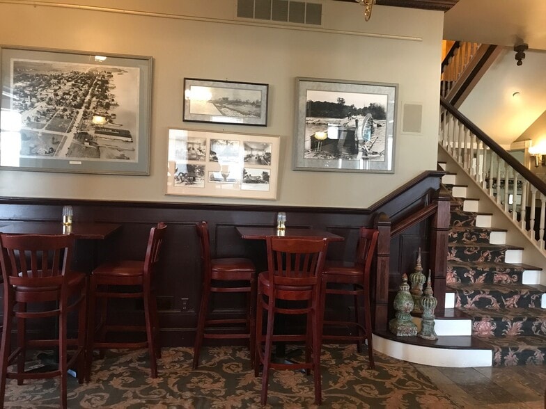 More Photos Of 2651 W Jefferson, Trenton Restaurant For Lease