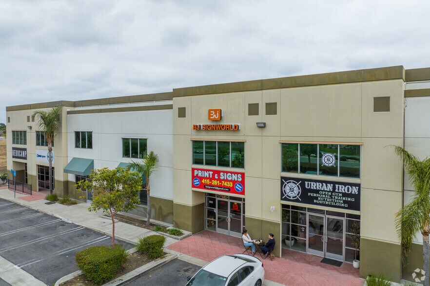 More Photos Of 14189 Foothill Blvd, Fontana Showroom For Lease