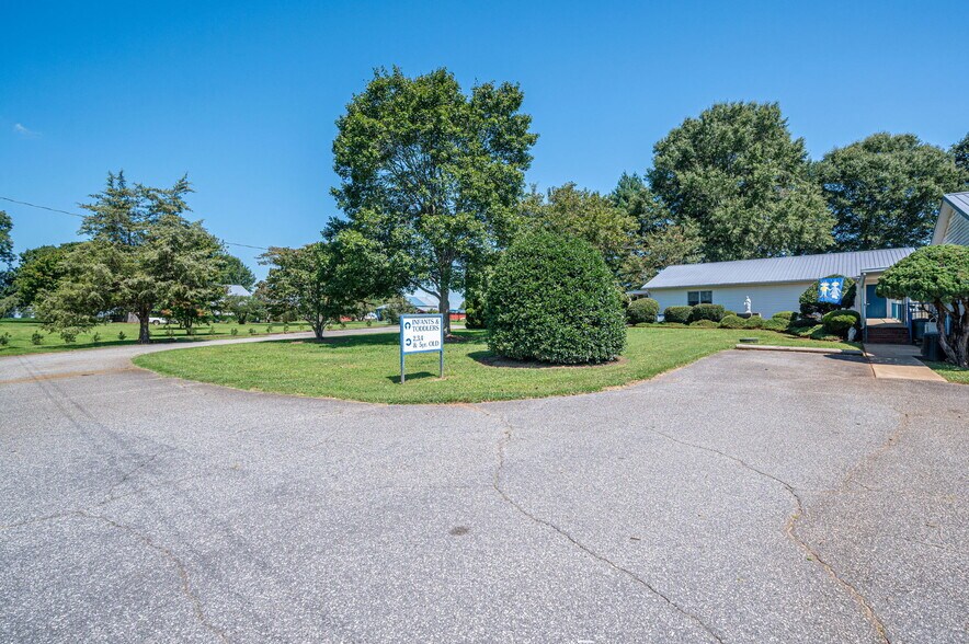 More Photos Of 2482 June Bug Rd, Vale Specialty For Sale