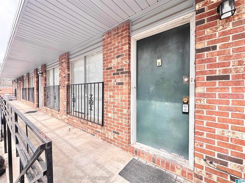 More Photos Of 137 59th St N, Birmingham Apartments For Sale