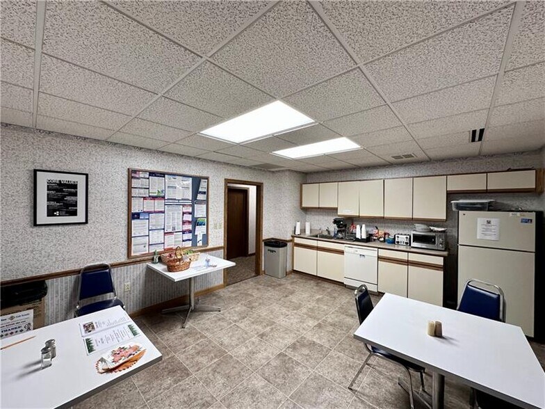 More Photos Of 2599 Wilmington Rd, New Castle Office For Sale