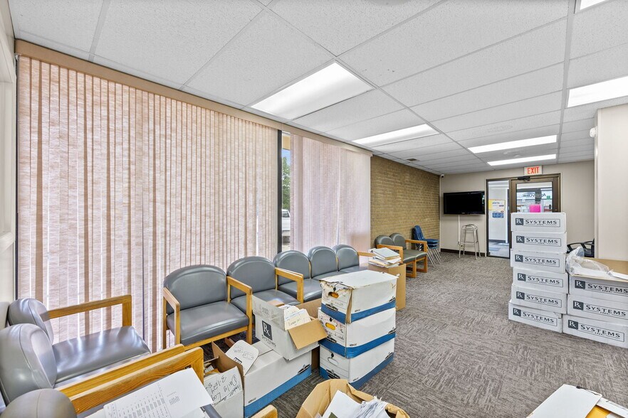 More Photos Of 202 S 9th St, Humboldt General Retail For Sale