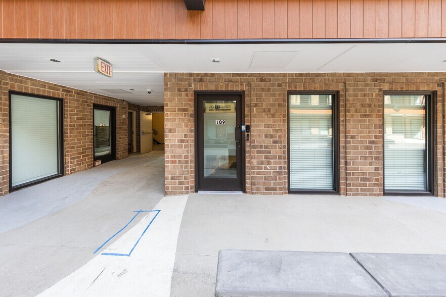 More Photos Of 6116 Rolling Rd, Springfield Medical For Sale