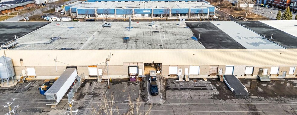 More Photos Of 2140-2150 Rue De La Province, Longueuil Manufacturing For Sale
