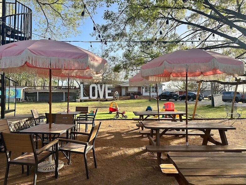 More Photos Of 7701 Colton Bluff Springs Rd, Austin Flex For Lease